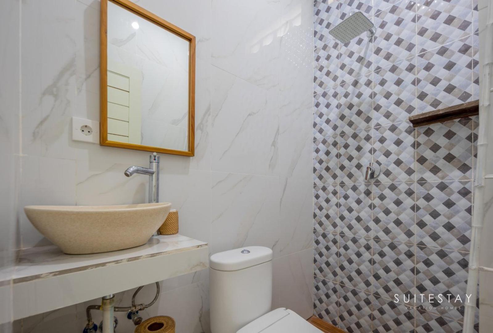 Stylish Koki Kamala Living Designed Villa *